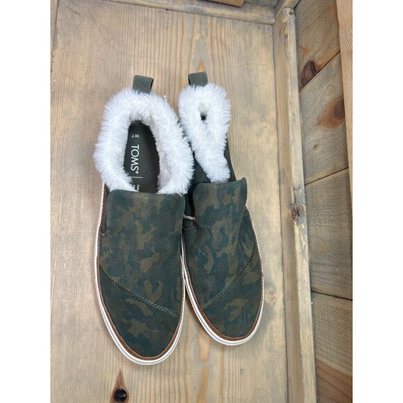 Toms Green Camo Slip-Ons with White Fur - Picture 3 of 12